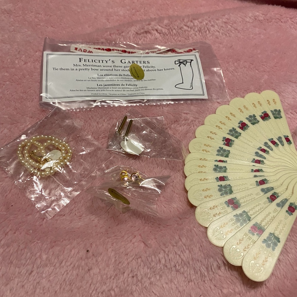American Girl Felicity & Elizabeth’s accessories 2007